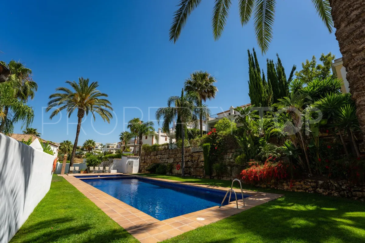 Villa with 4 bedrooms for sale in Selwo