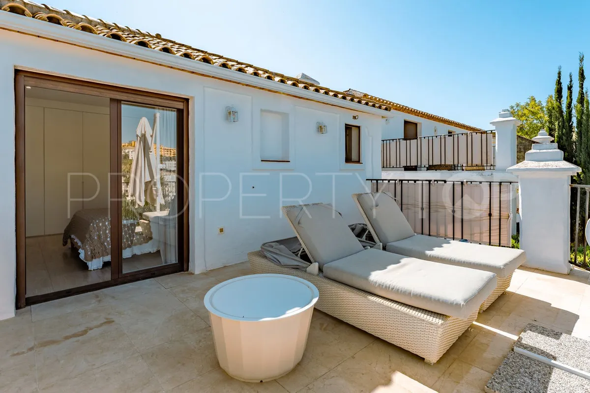Villa with 4 bedrooms for sale in Selwo