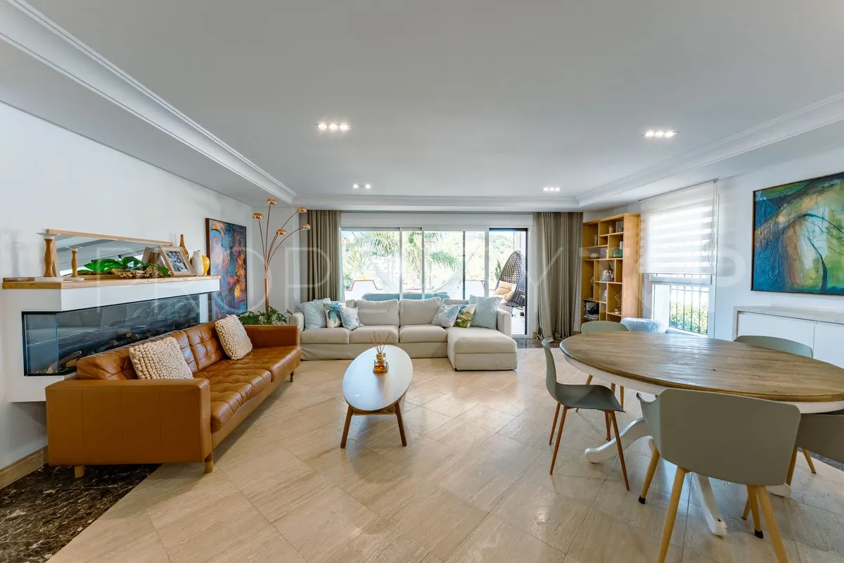 Villa with 4 bedrooms for sale in Selwo