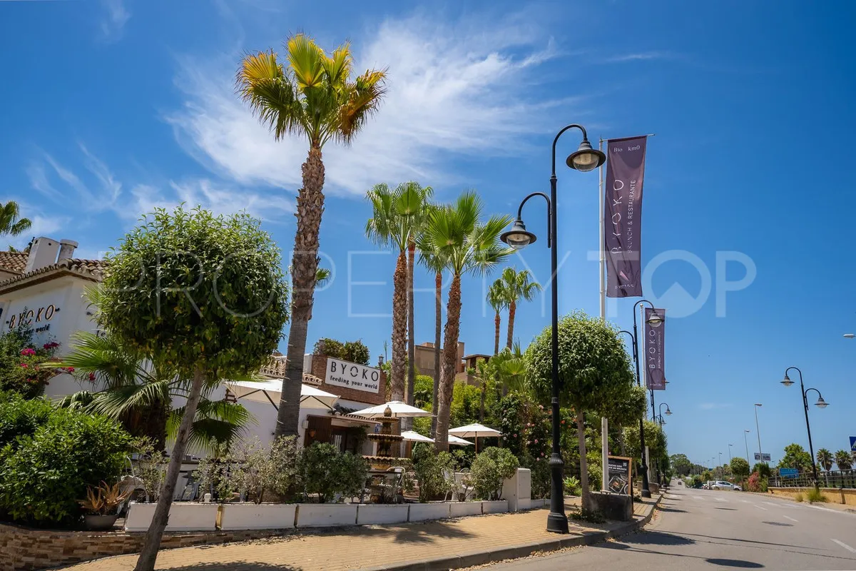 Adosado con 4 dormitorios en venta en New Golden Mile