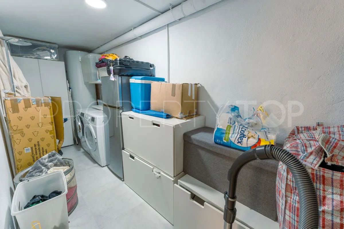 Adosado con 4 dormitorios en venta en New Golden Mile