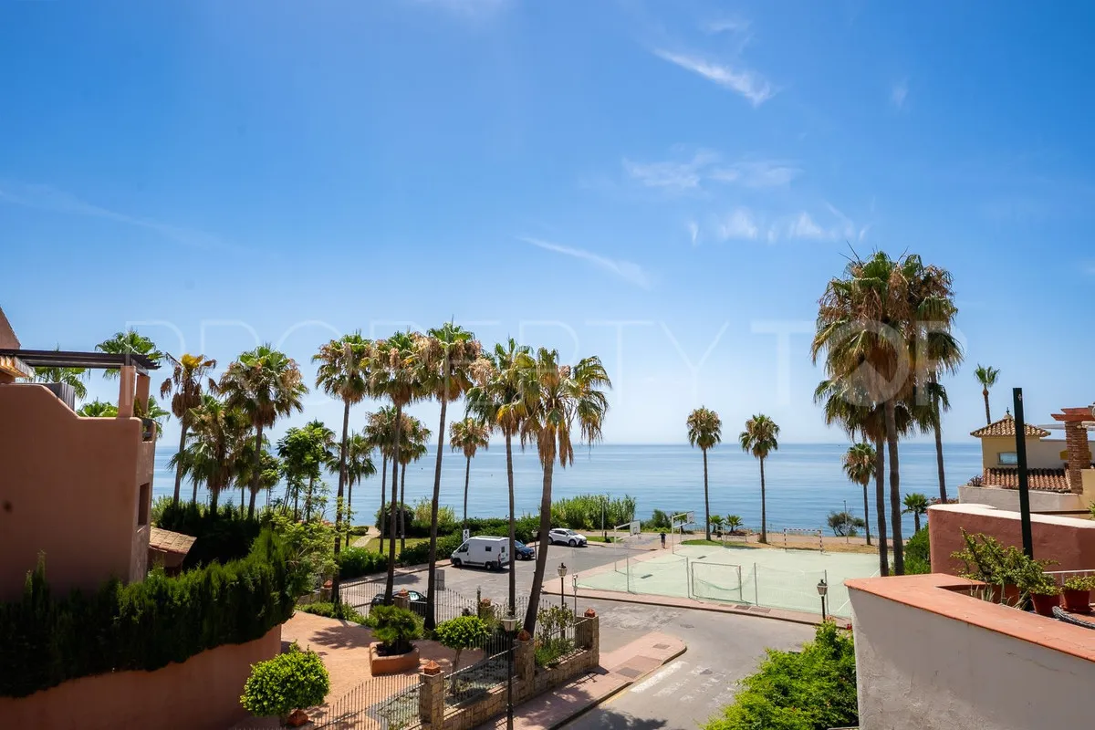 Adosado con 4 dormitorios en venta en New Golden Mile