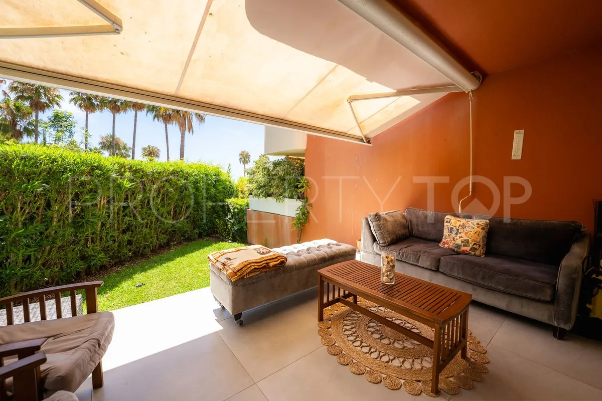 Adosado con 4 dormitorios en venta en New Golden Mile