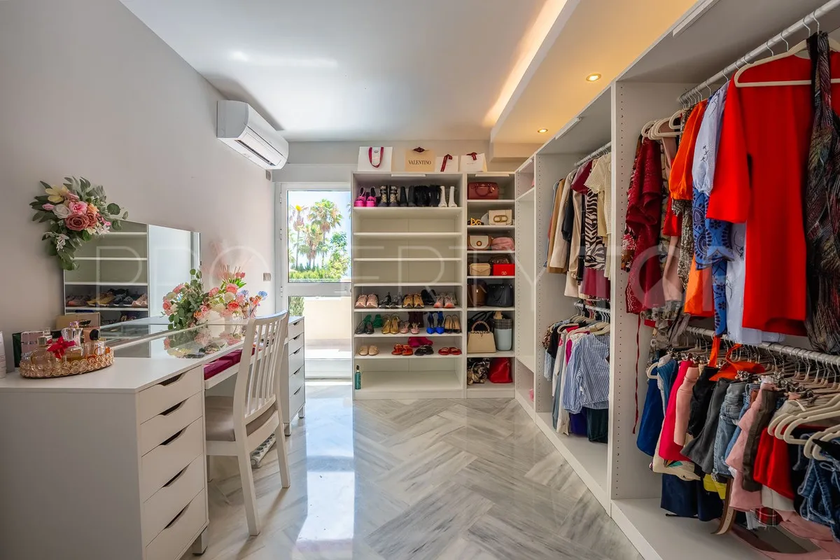 Adosado con 4 dormitorios en venta en New Golden Mile