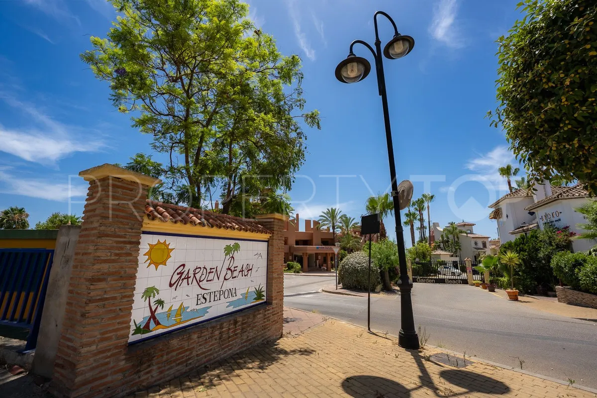 Adosado con 4 dormitorios en venta en New Golden Mile