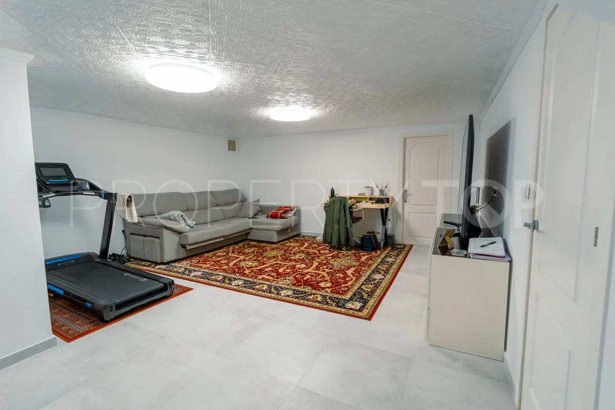 Adosado con 4 dormitorios en venta en New Golden Mile