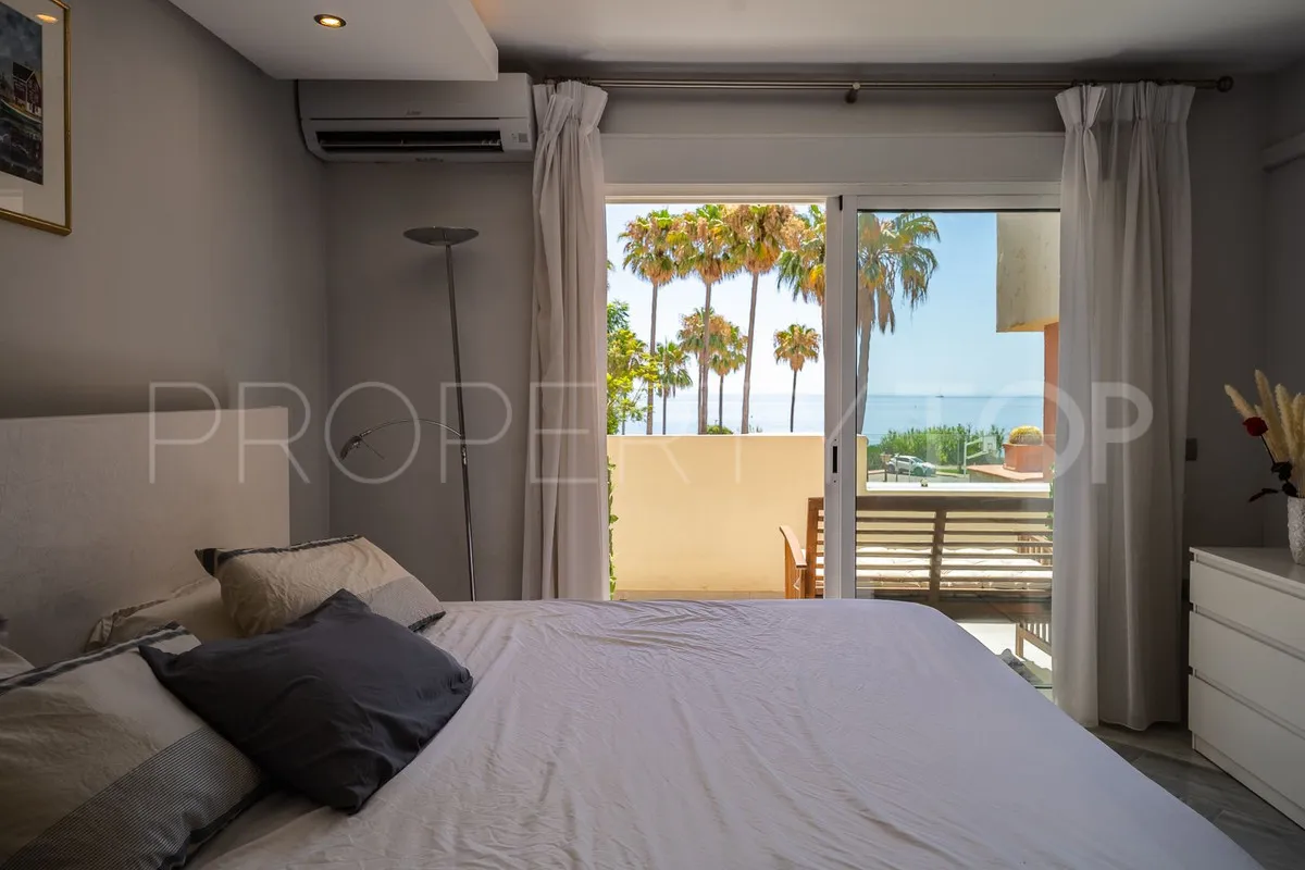 Adosado con 4 dormitorios en venta en New Golden Mile