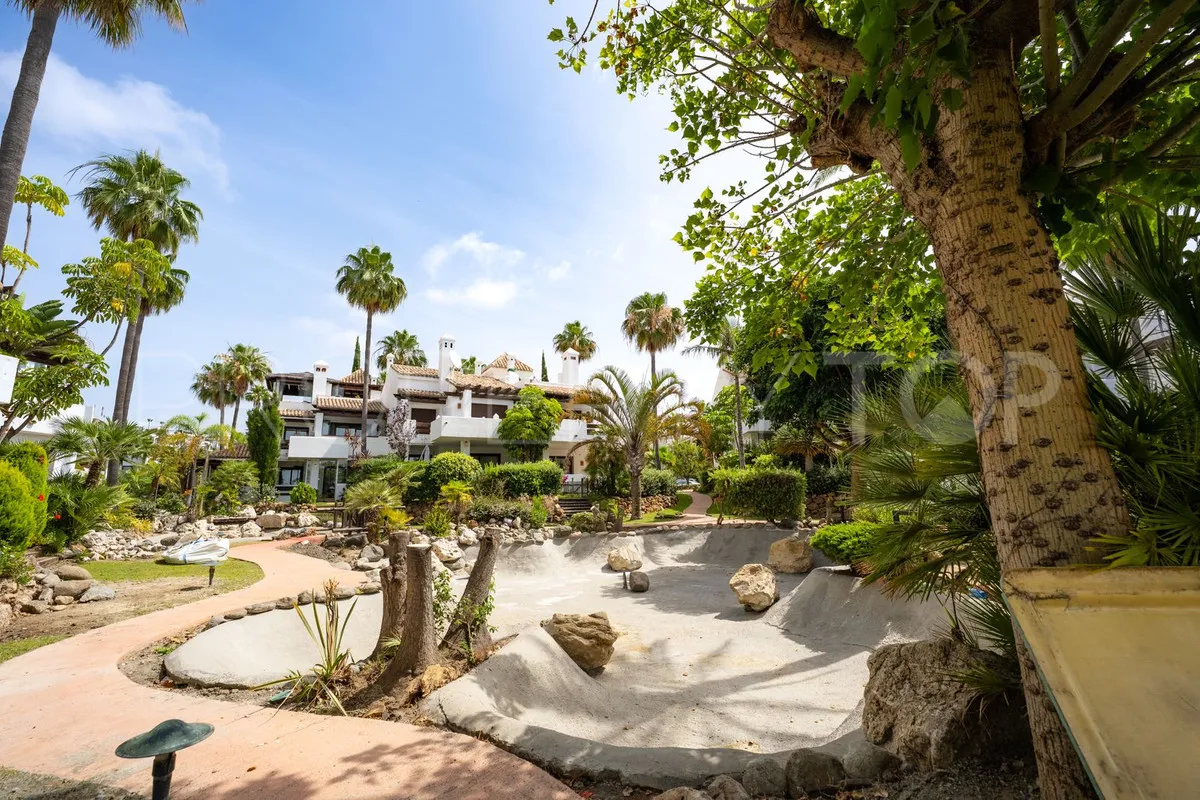 3 bedrooms El Paraiso town house for sale