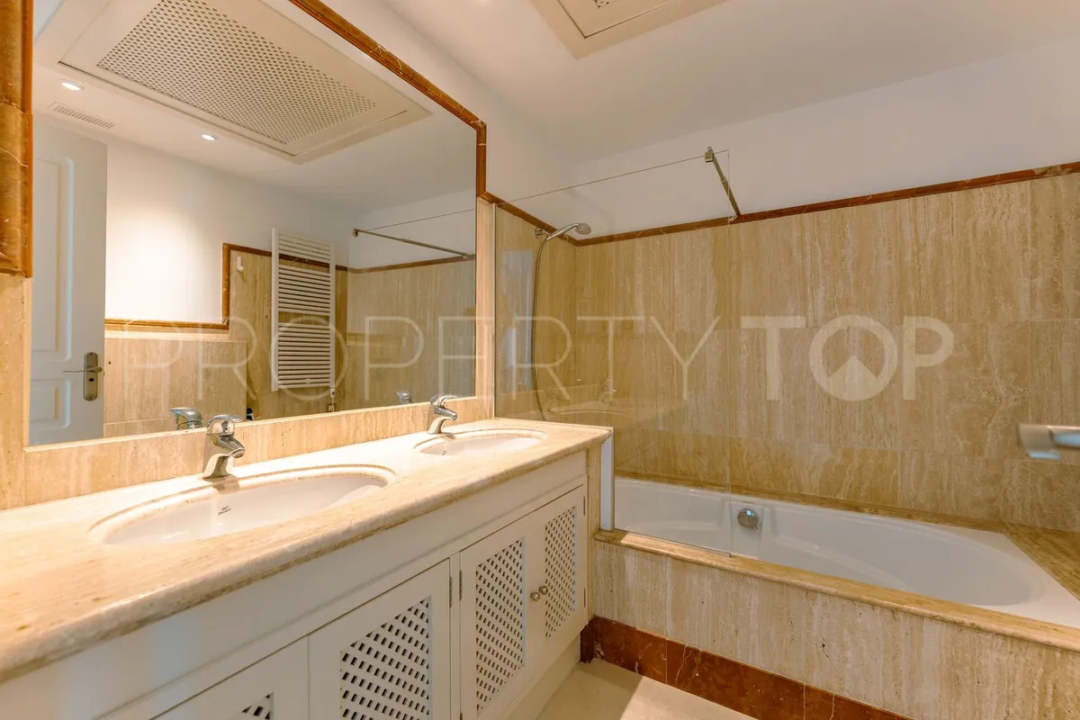 3 bedrooms El Paraiso town house for sale
