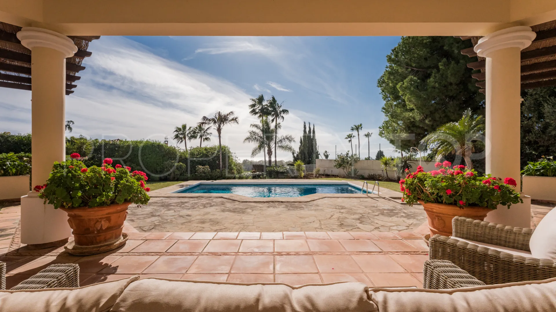 House for sale in Elviria