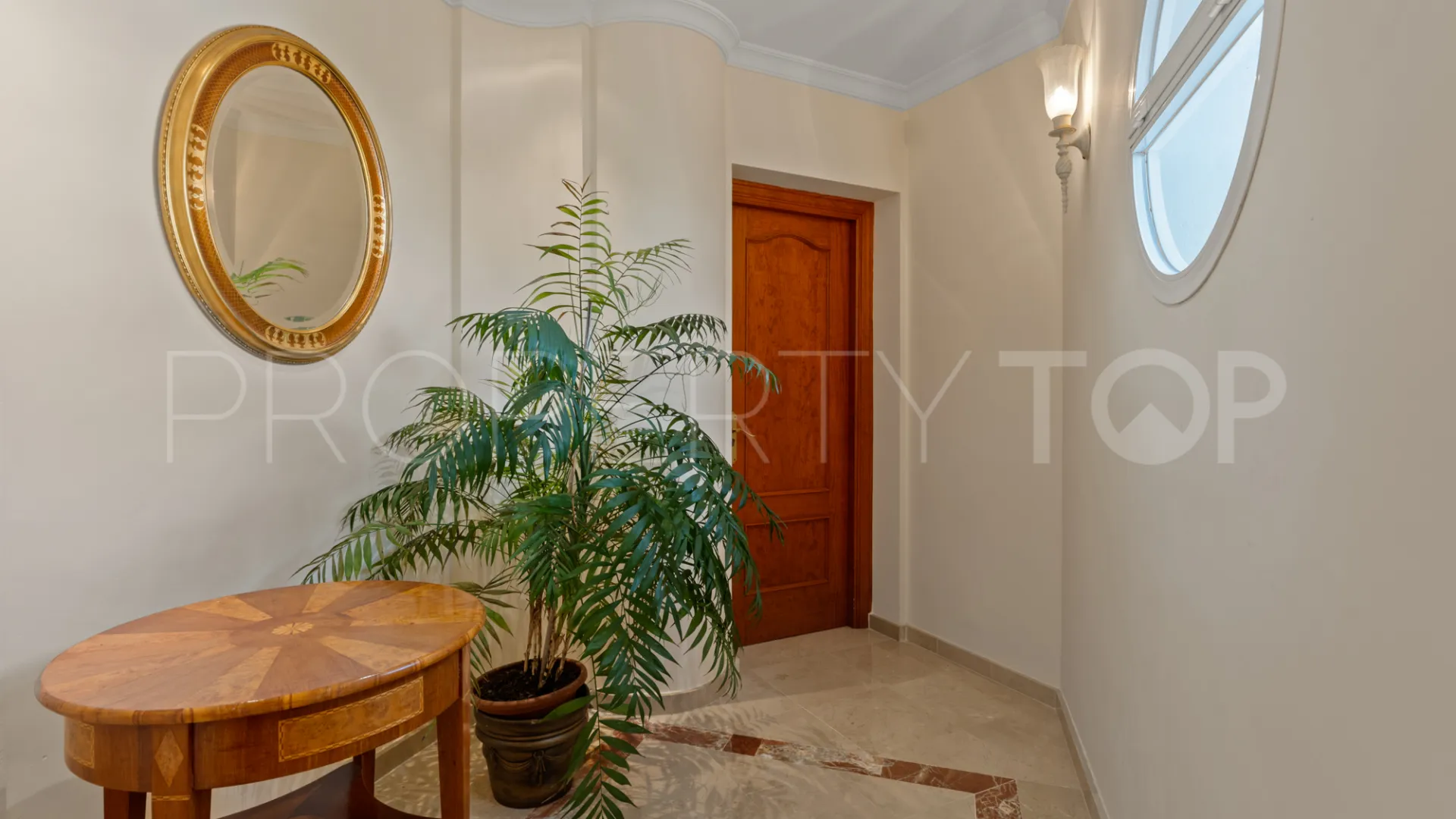 House for sale in Elviria
