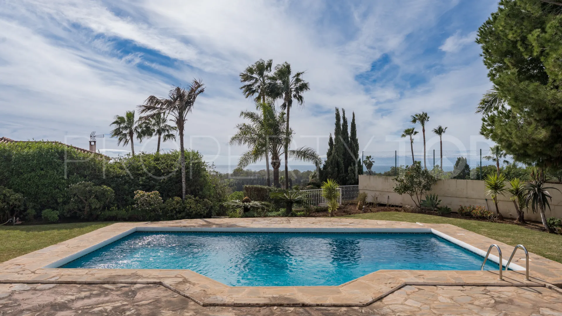 House for sale in Elviria