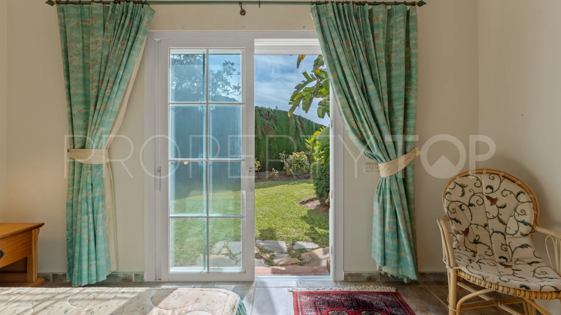 House for sale in Elviria