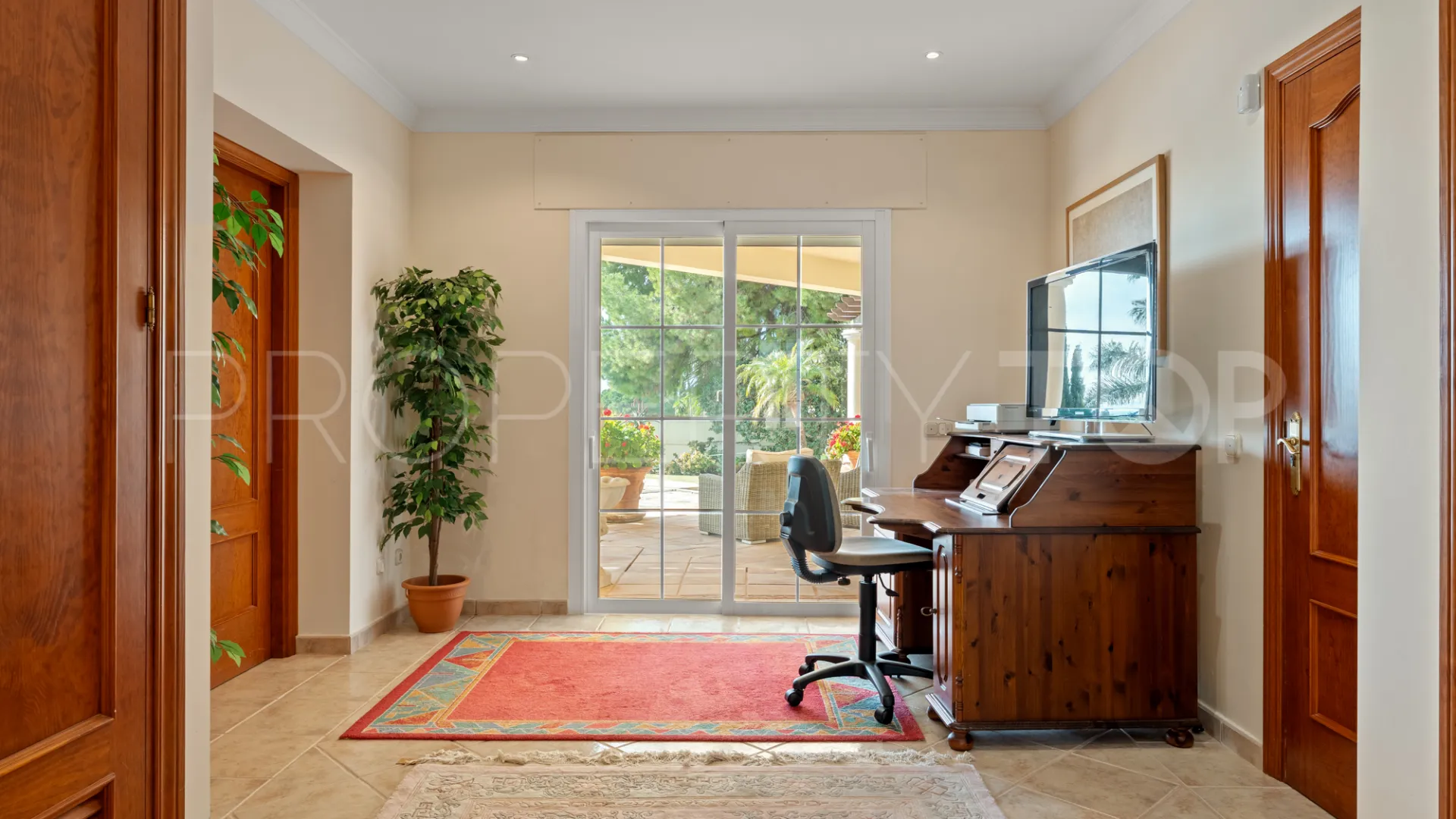 House for sale in Elviria