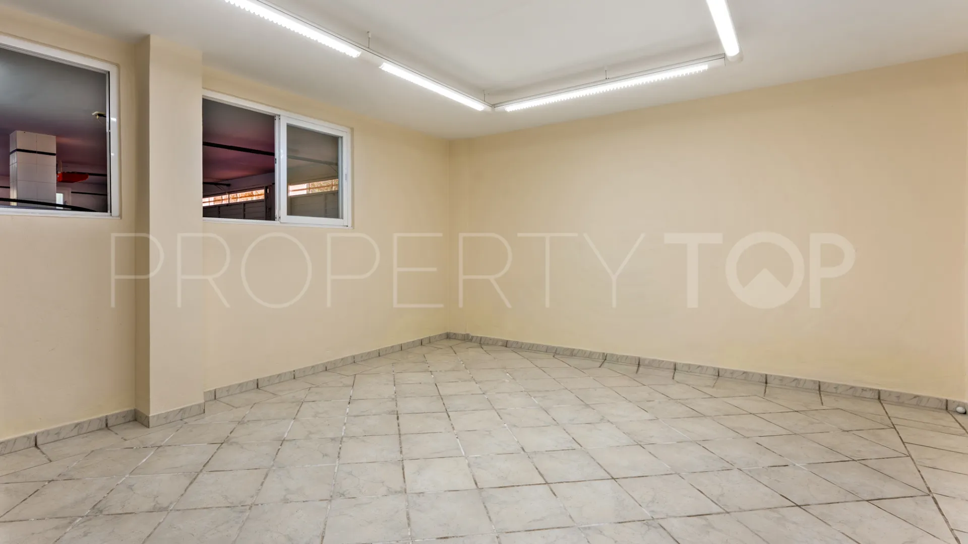 House for sale in Elviria