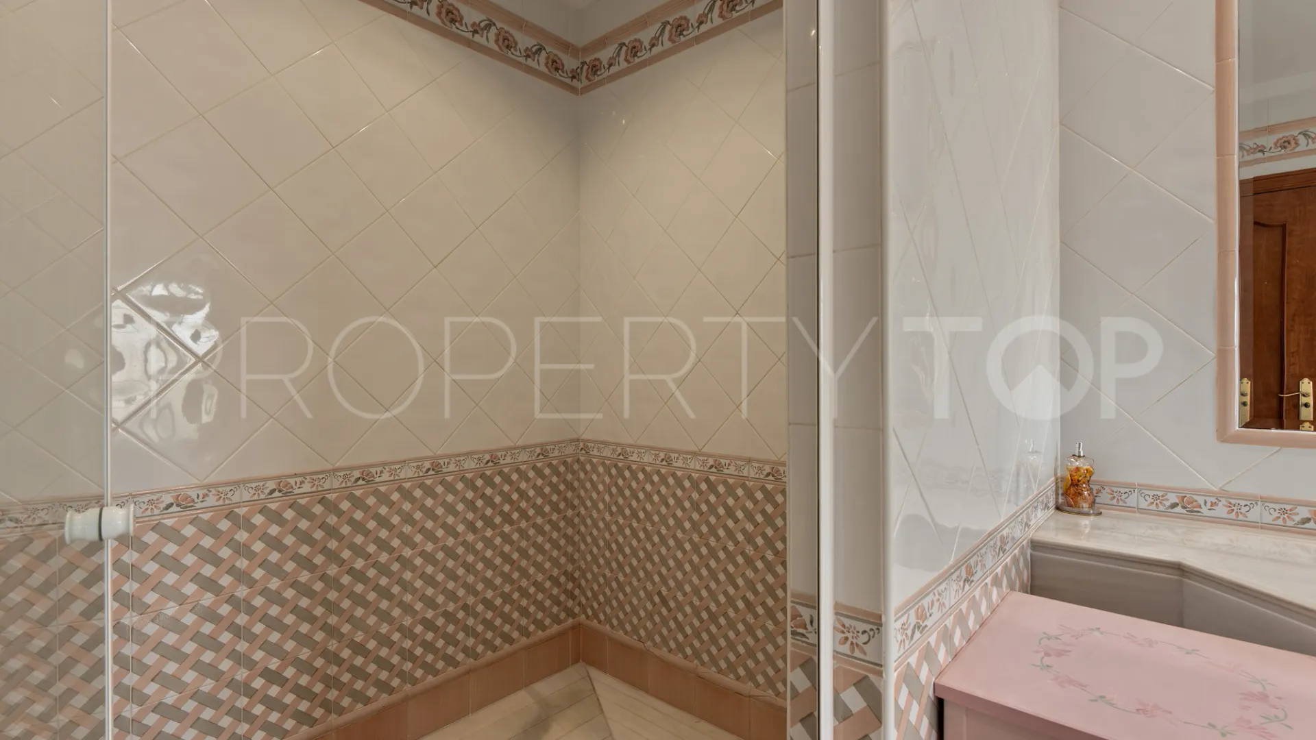House for sale in Elviria