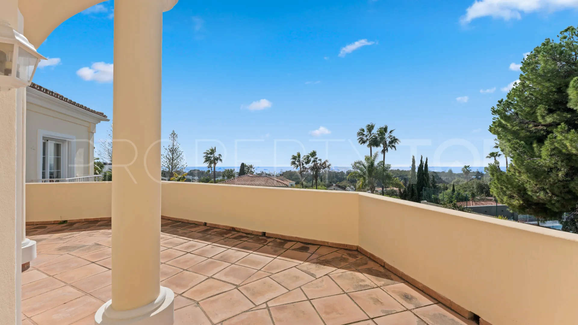 House for sale in Elviria