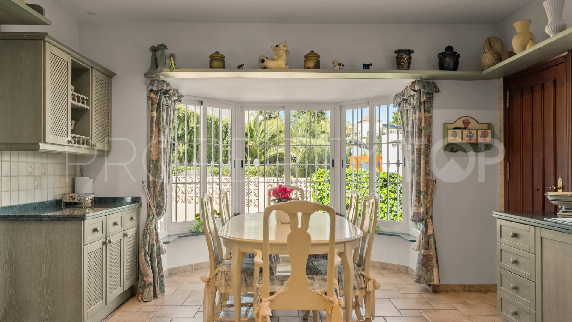 House for sale in Elviria
