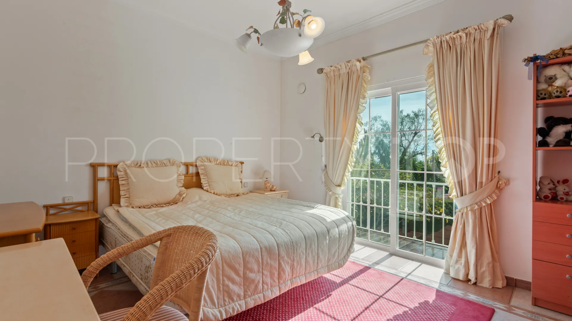 House for sale in Elviria
