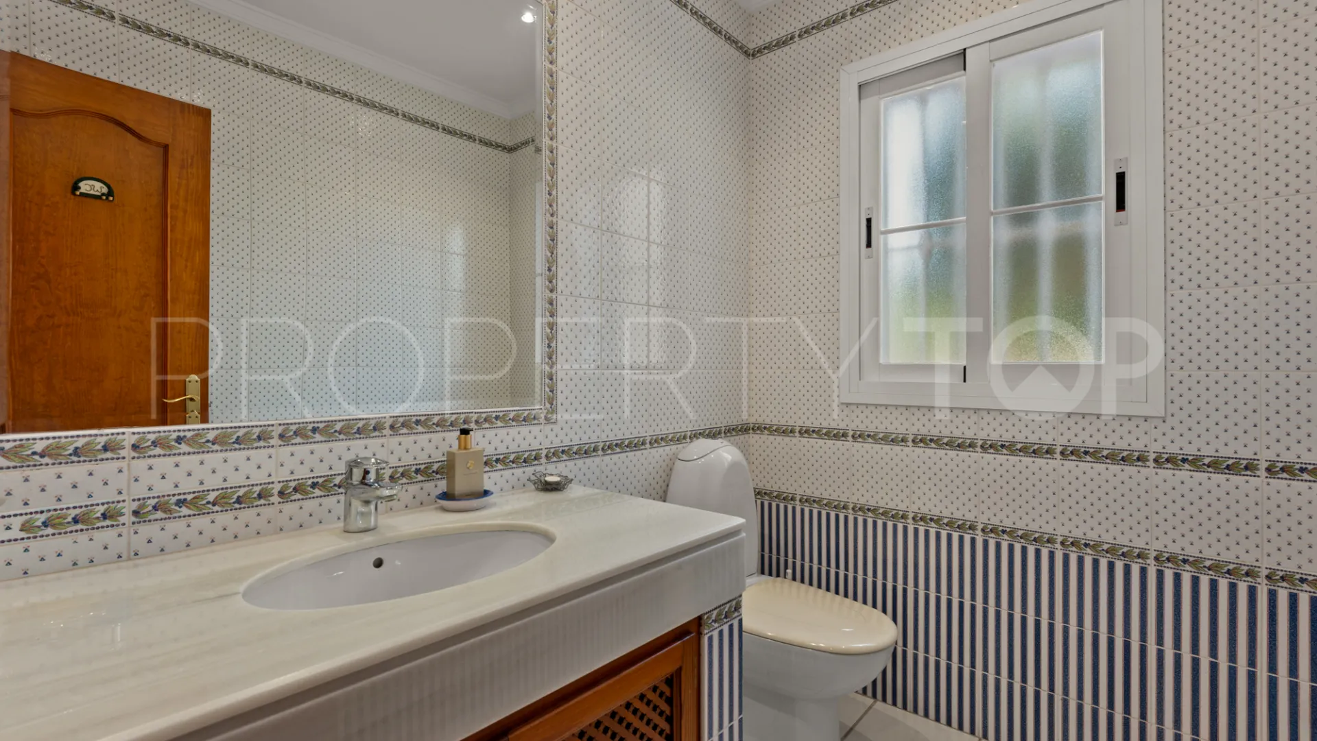 House for sale in Elviria