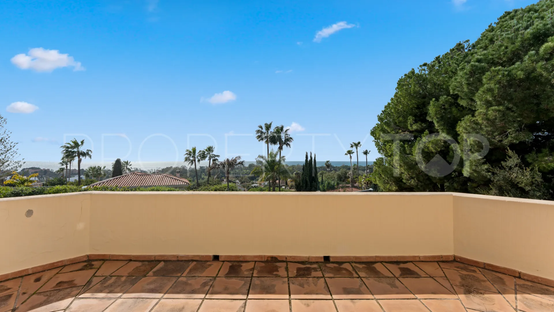 House for sale in Elviria