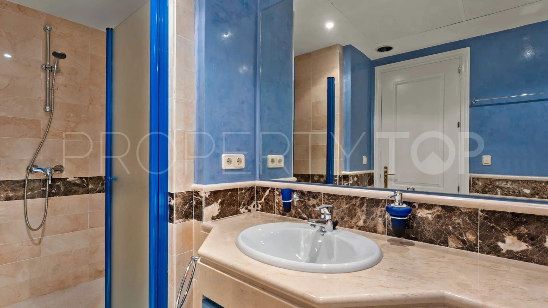 Apartment for sale in Elviria Hills