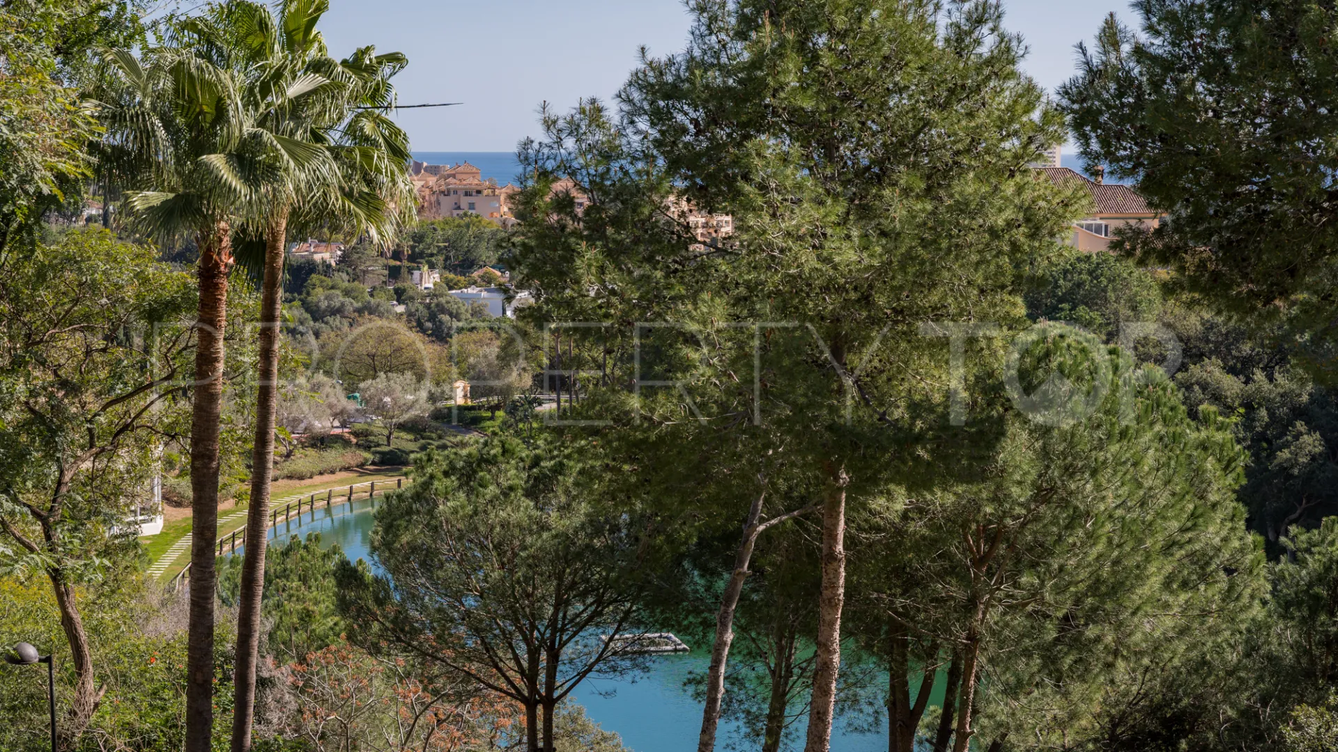 Apartment for sale in Elviria Hills
