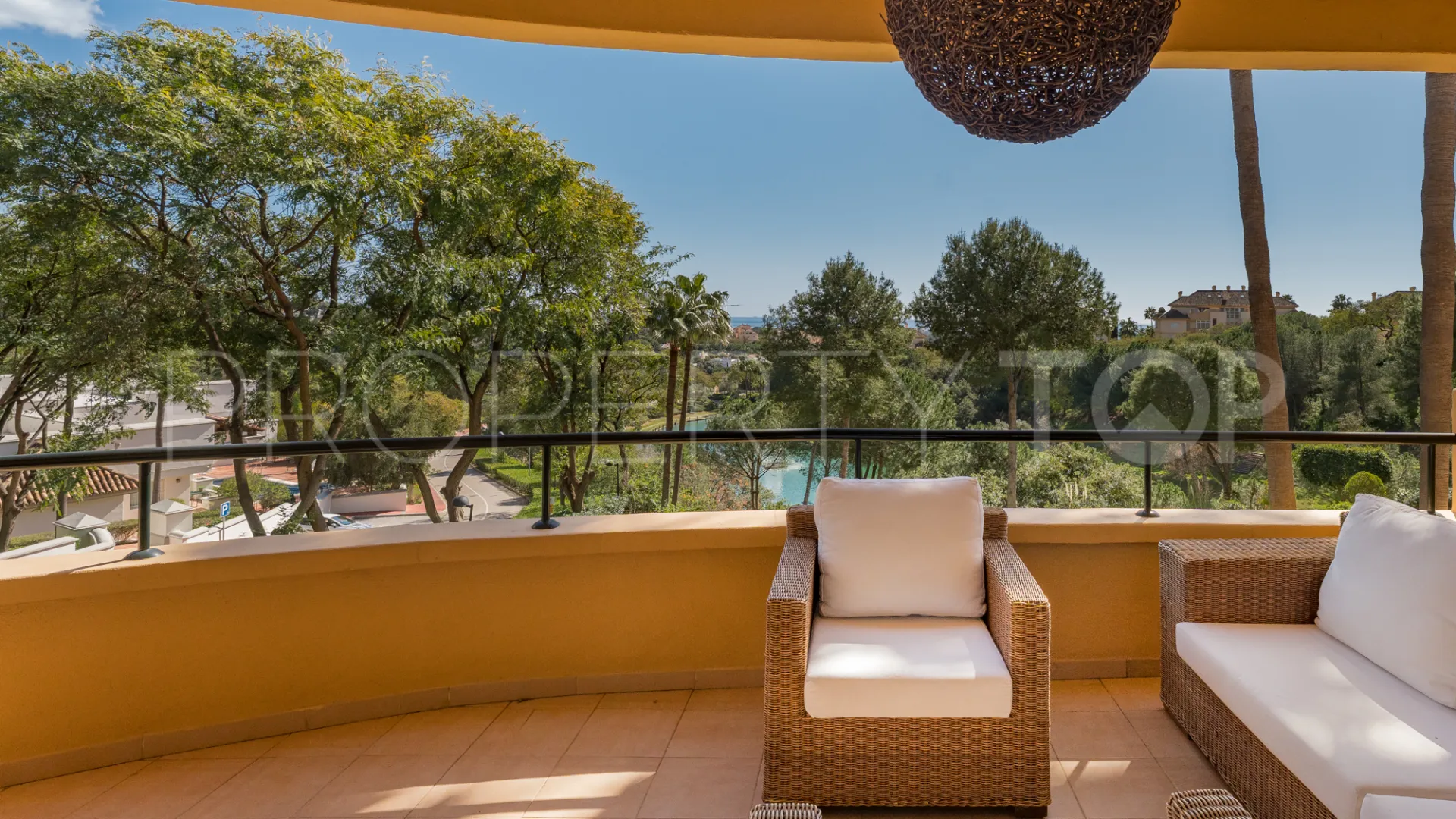 Apartment for sale in Elviria Hills