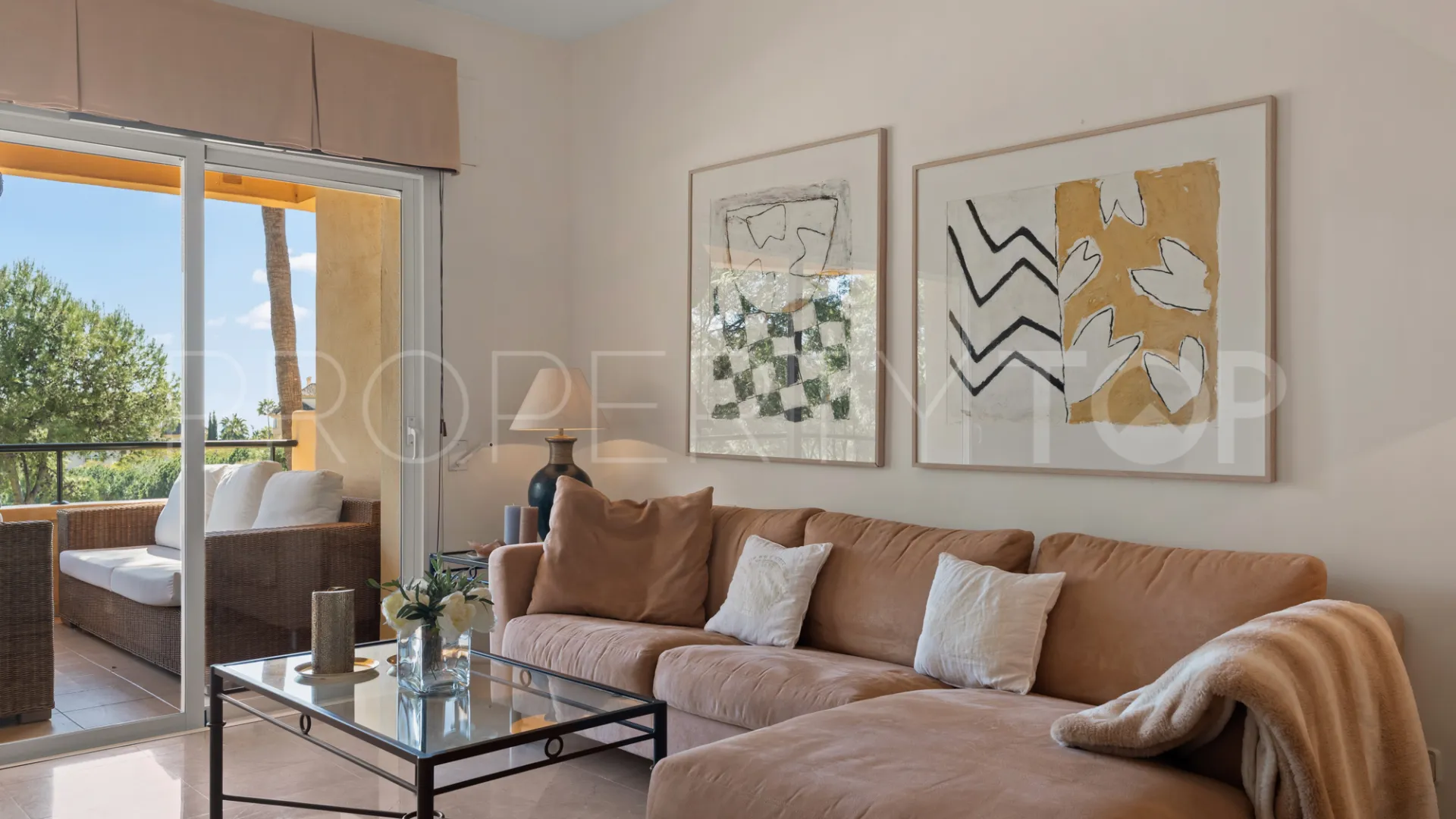 Apartment for sale in Elviria Hills
