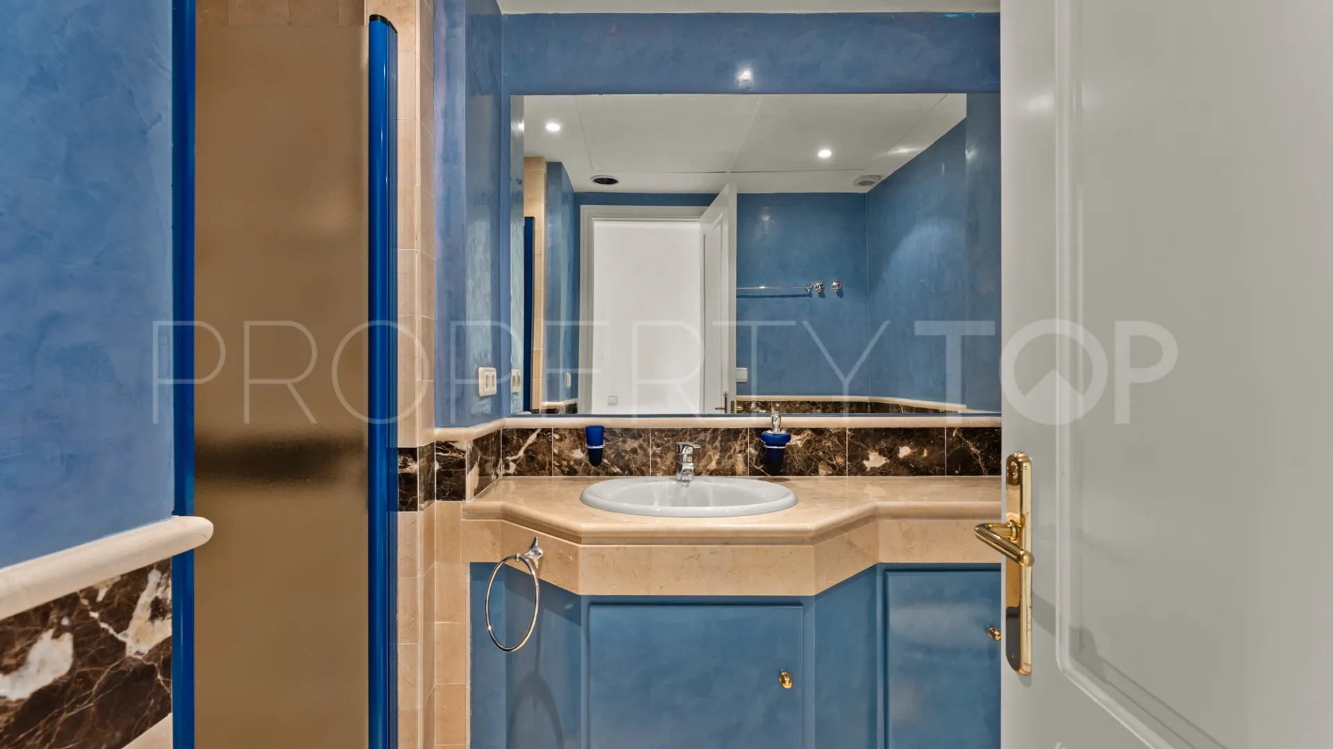 Apartment for sale in Elviria Hills