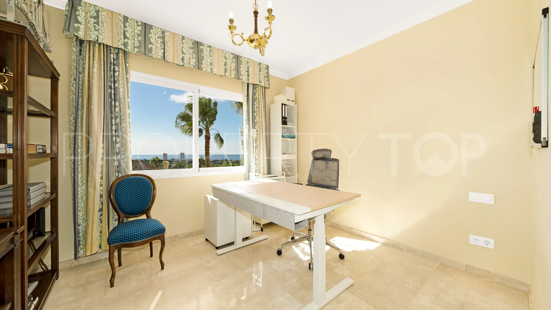 Apartamento en venta con 3 dormitorios en Elviria Hills