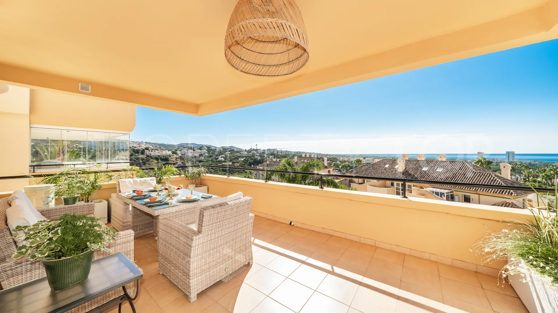 Apartamento en venta con 3 dormitorios en Elviria Hills