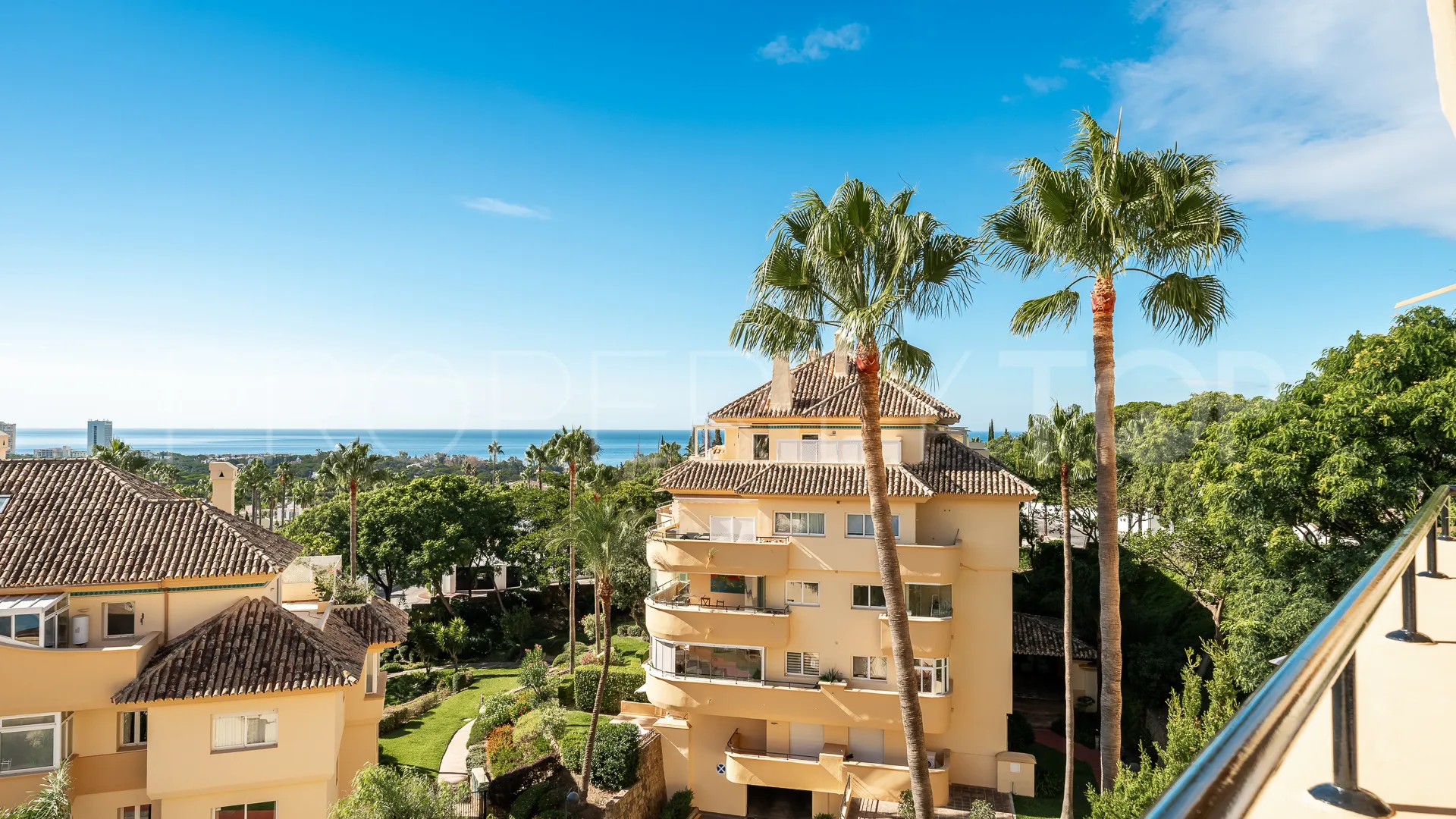 Apartamento en venta con 3 dormitorios en Elviria Hills