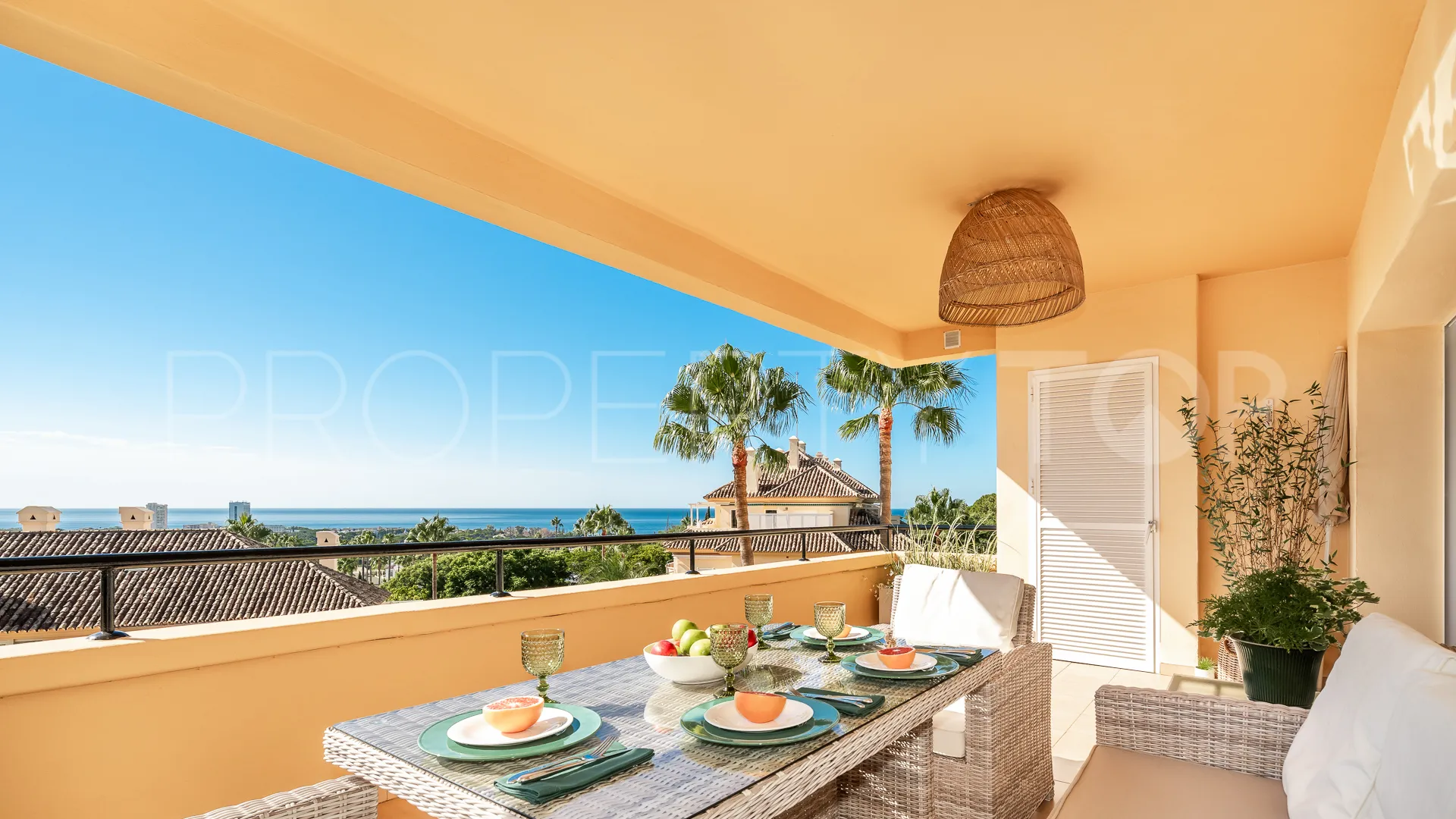 Apartamento en venta con 3 dormitorios en Elviria Hills