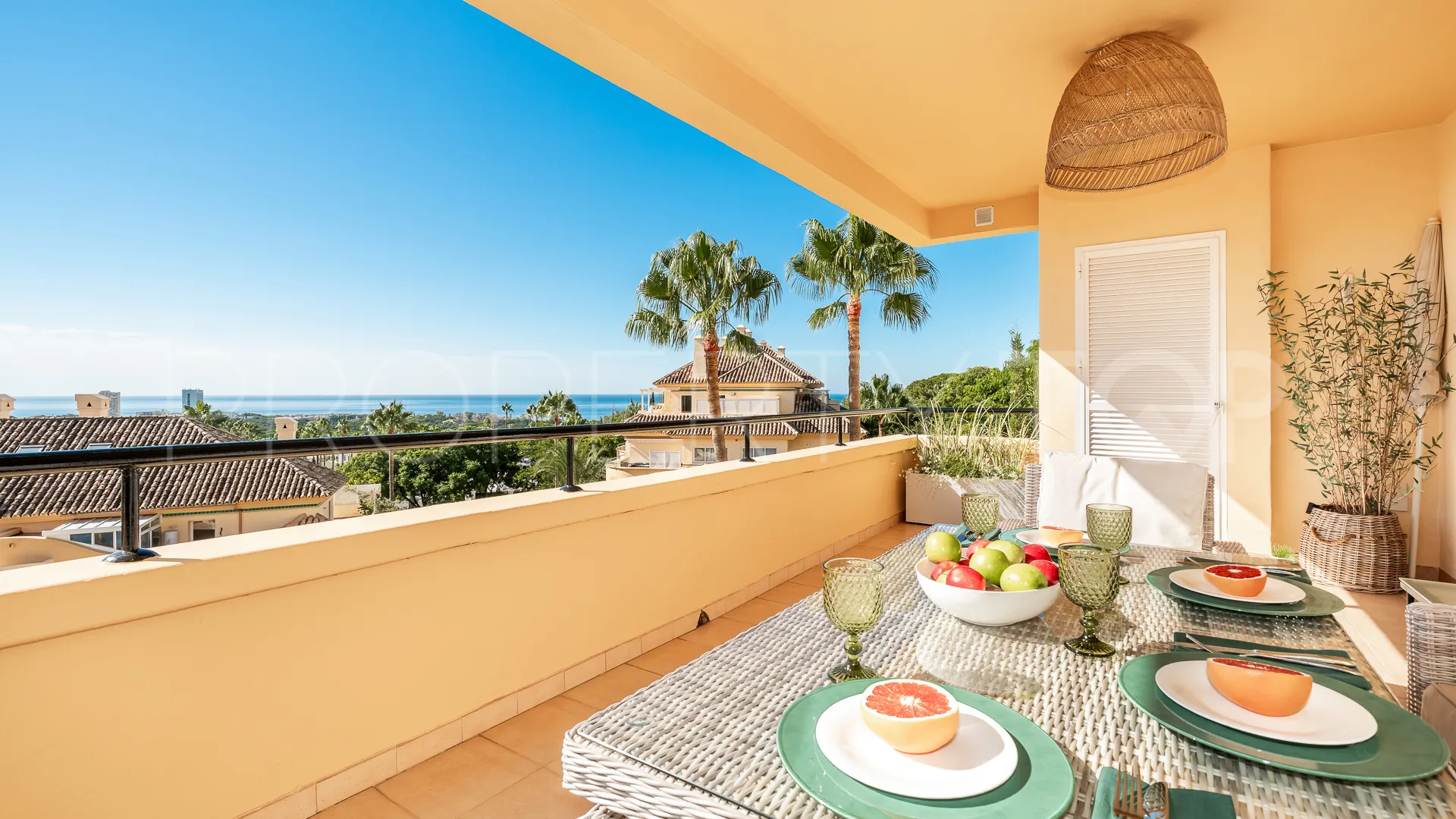 Apartamento en venta con 3 dormitorios en Elviria Hills