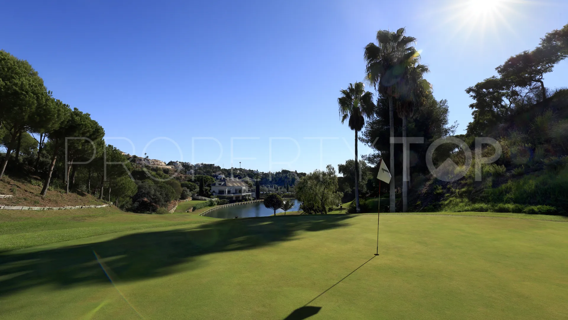 Se vende apartamento planta baja en Elviria Hills de 2 dormitorios