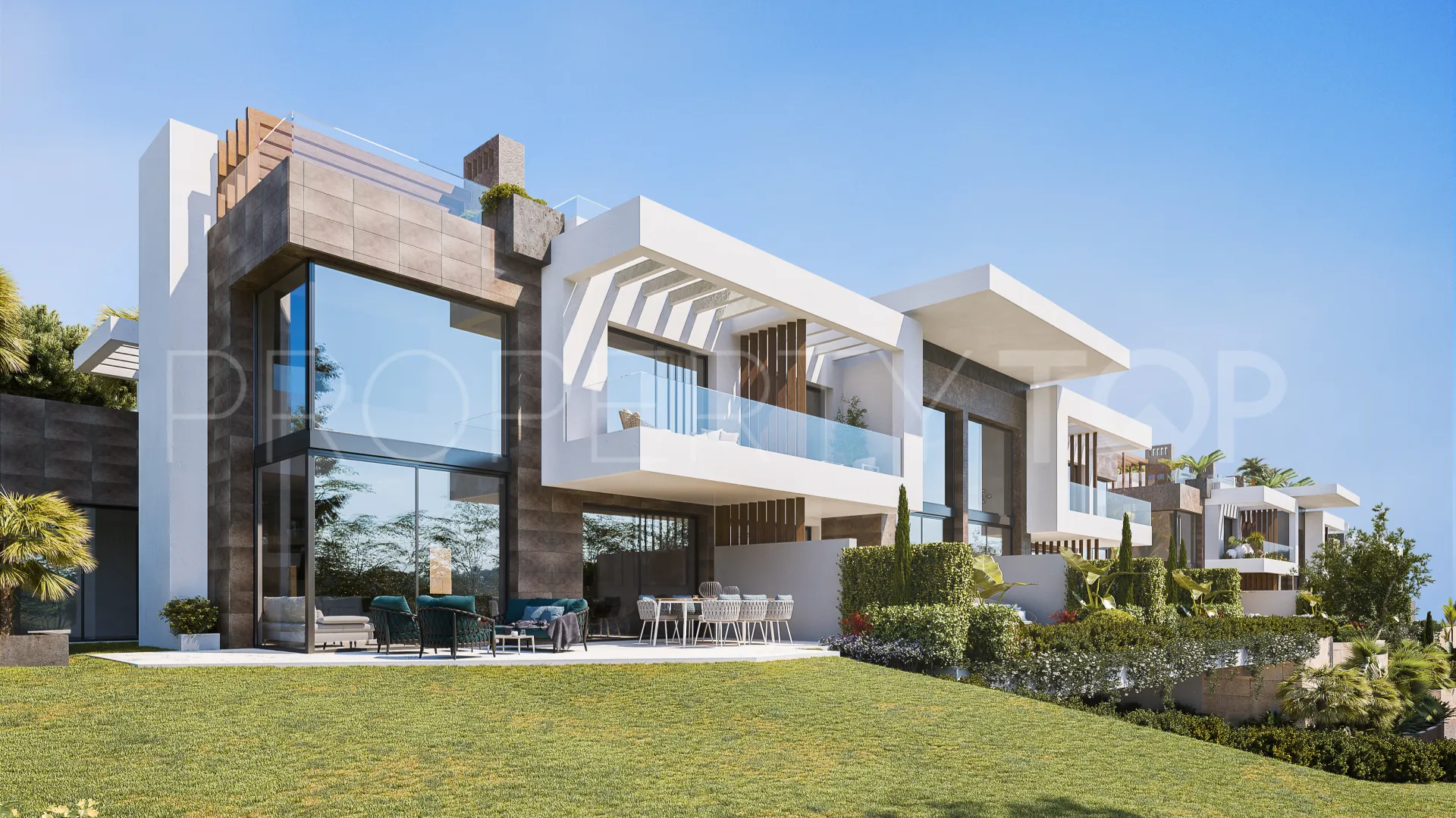 4 bedrooms Marbella East town house for sale