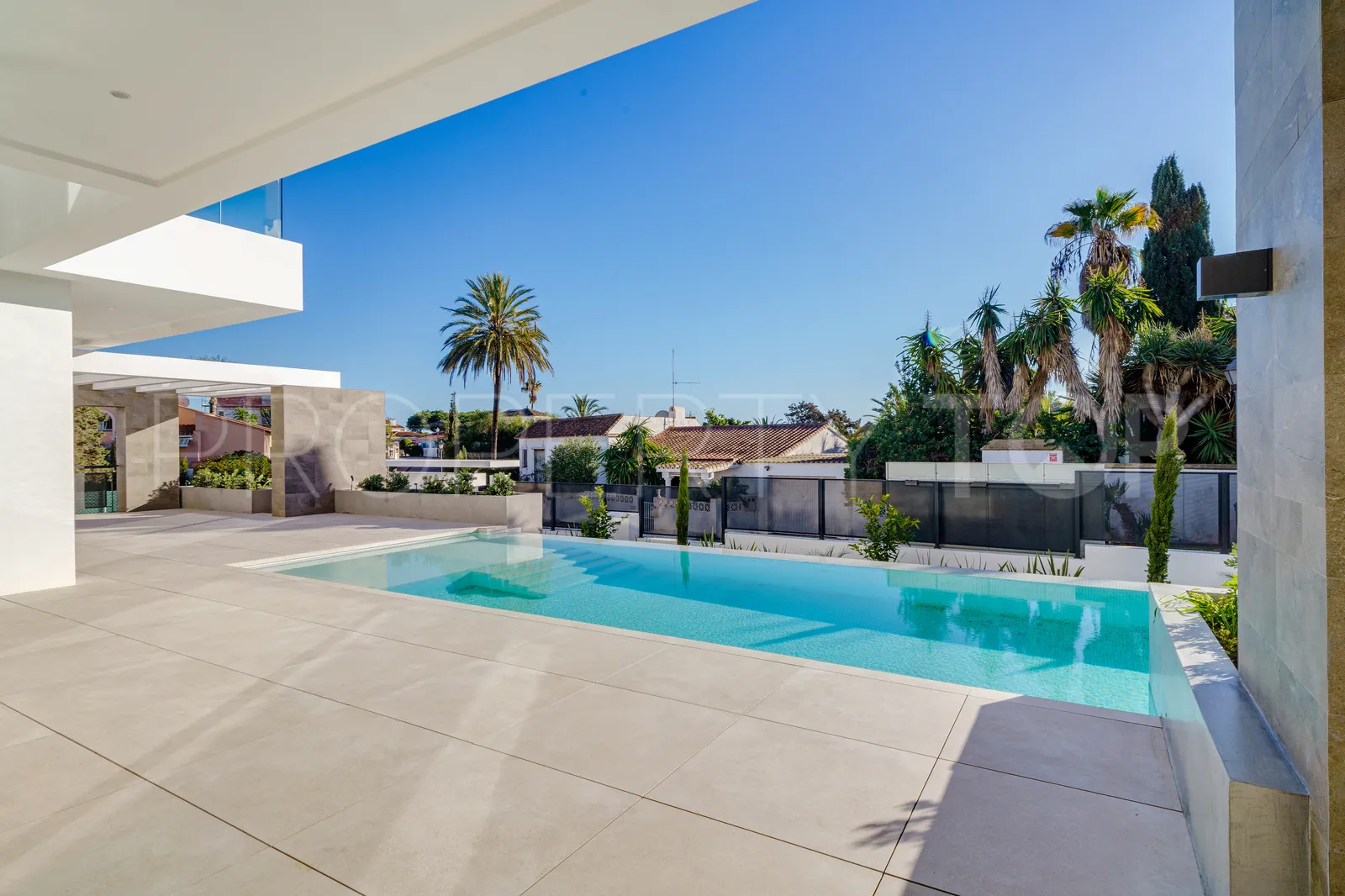 Se vende villa en Marbesa