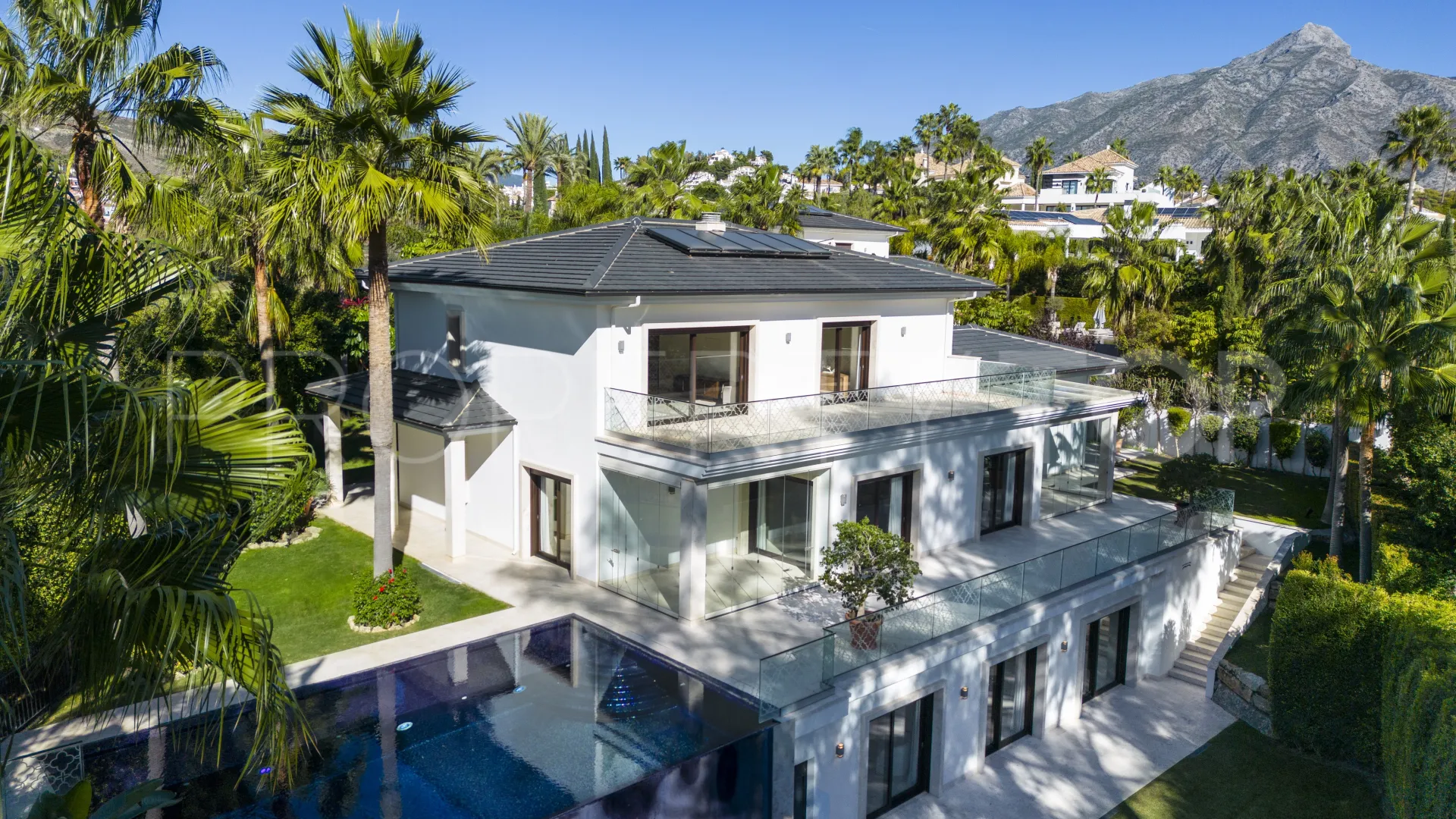 For sale Nueva Andalucia villa