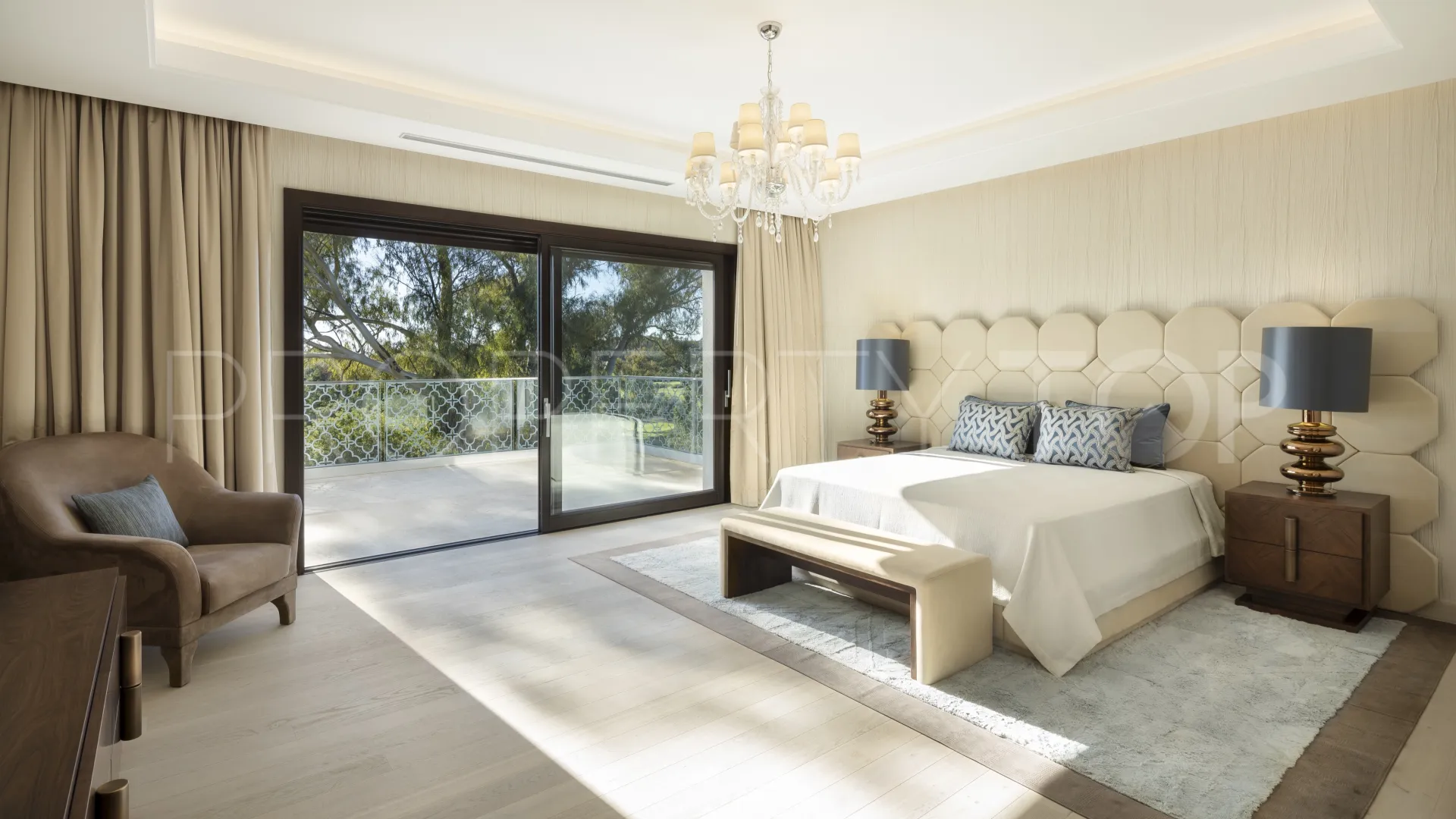 For sale Nueva Andalucia villa