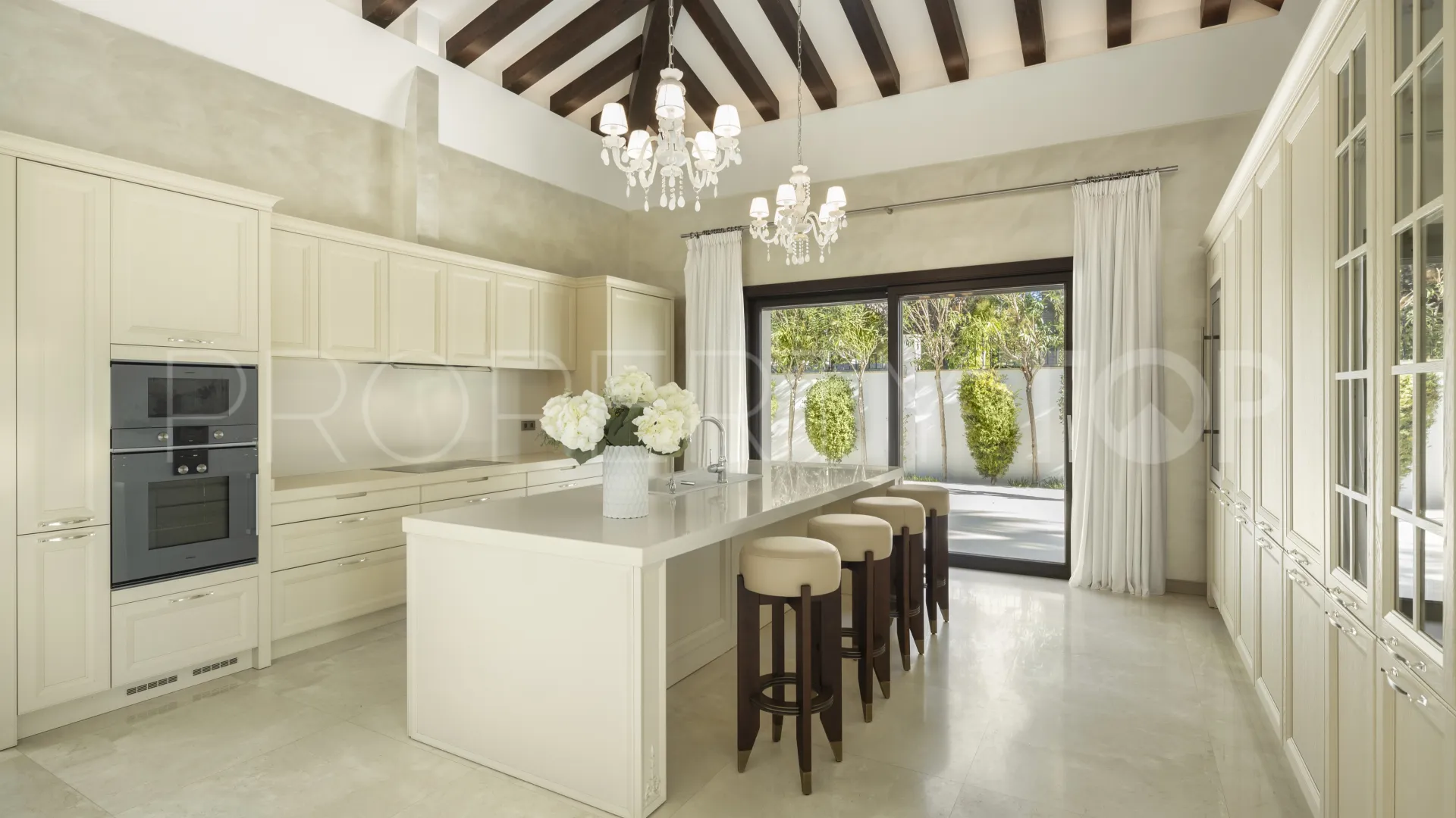 For sale Nueva Andalucia villa
