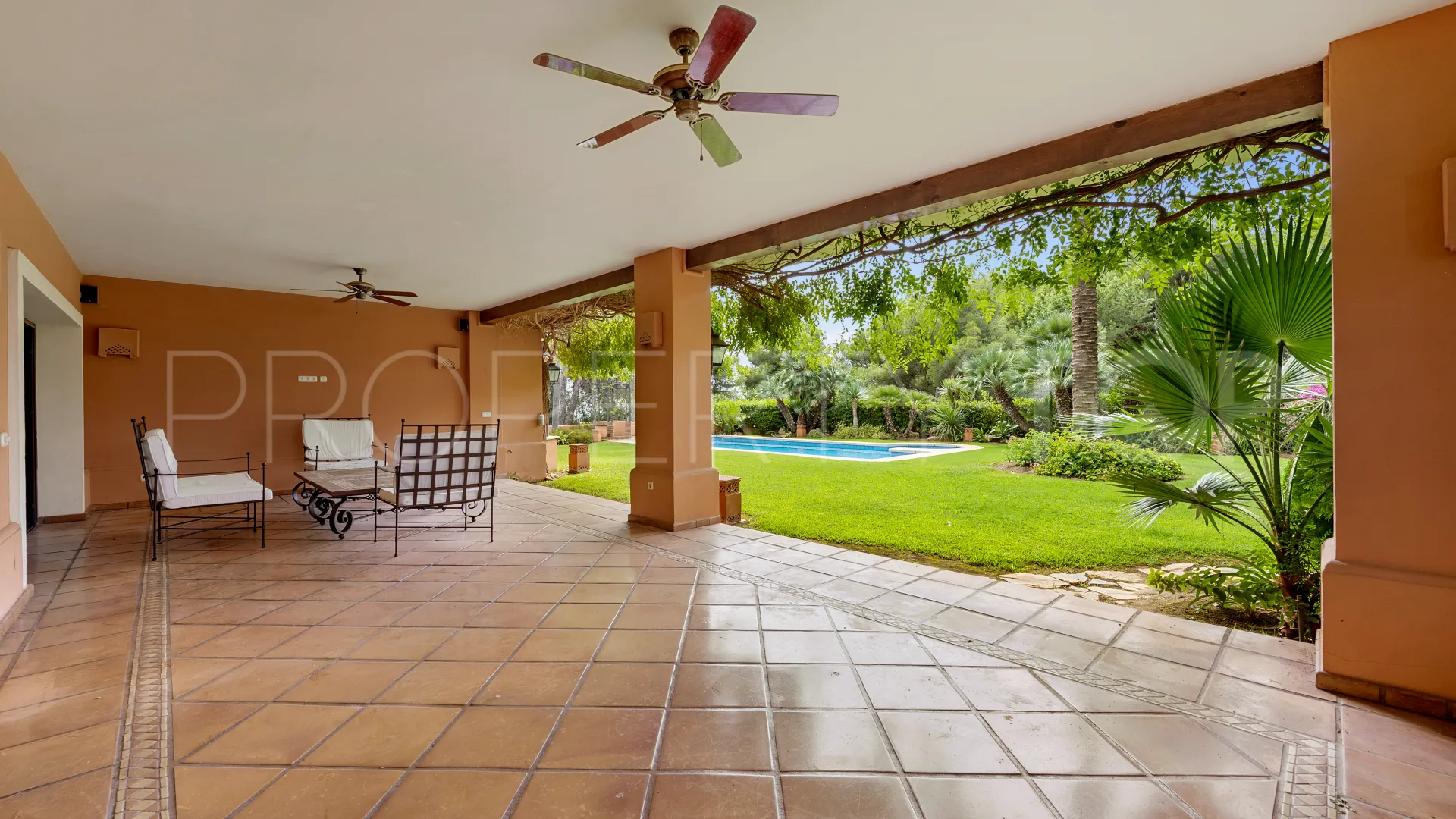 Comprar villa en Altos Reales con 4 dormitorios