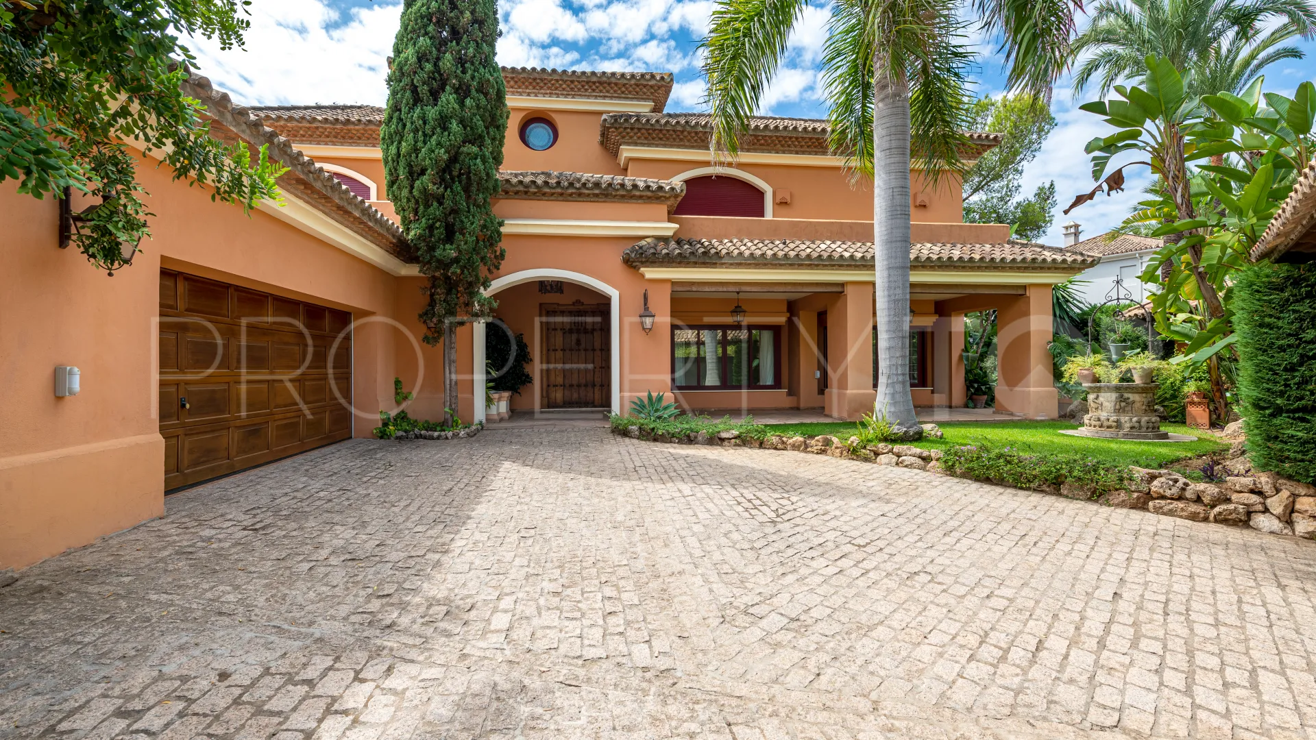 Comprar villa en Altos Reales con 4 dormitorios