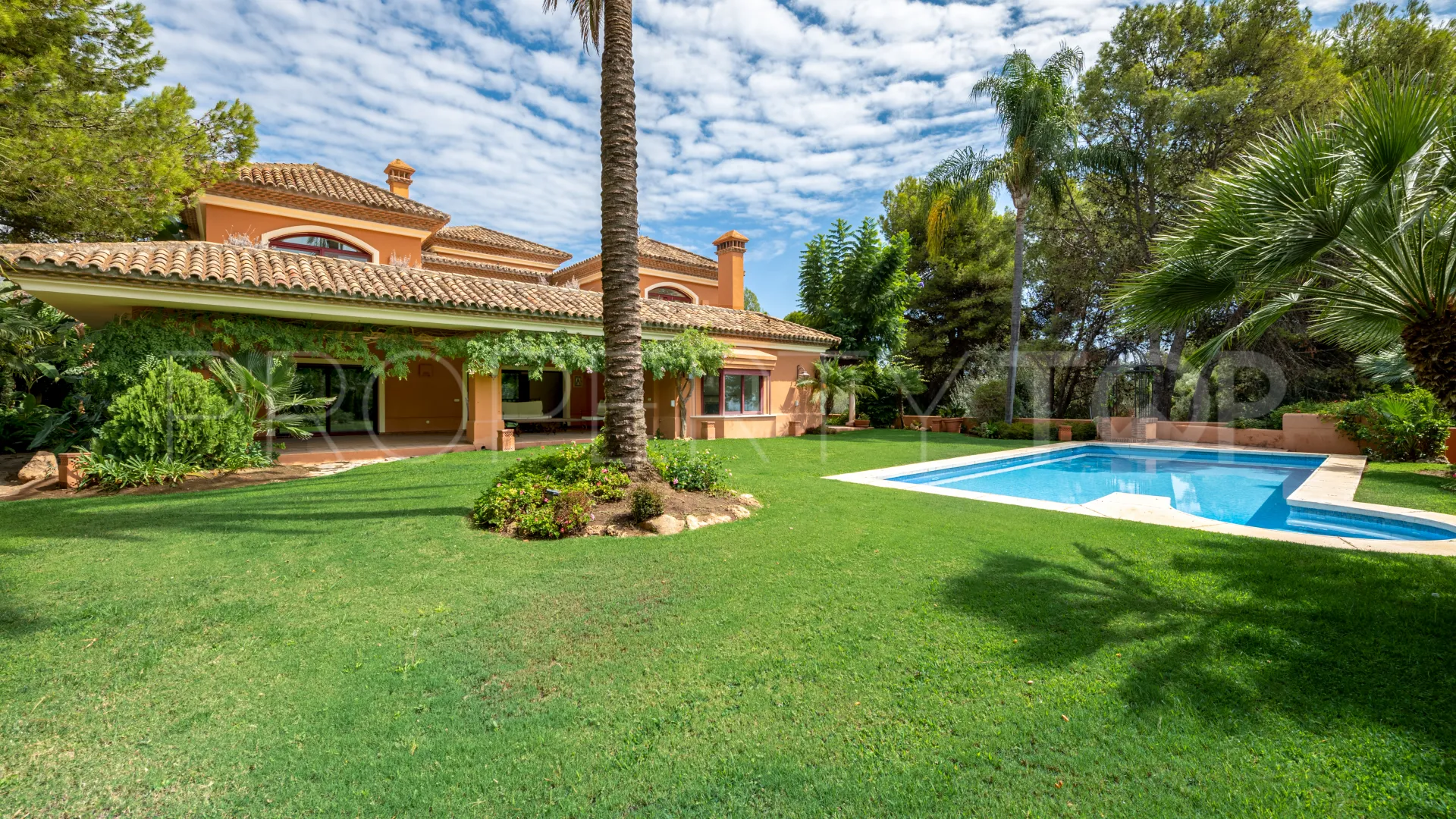 Comprar villa en Altos Reales con 4 dormitorios