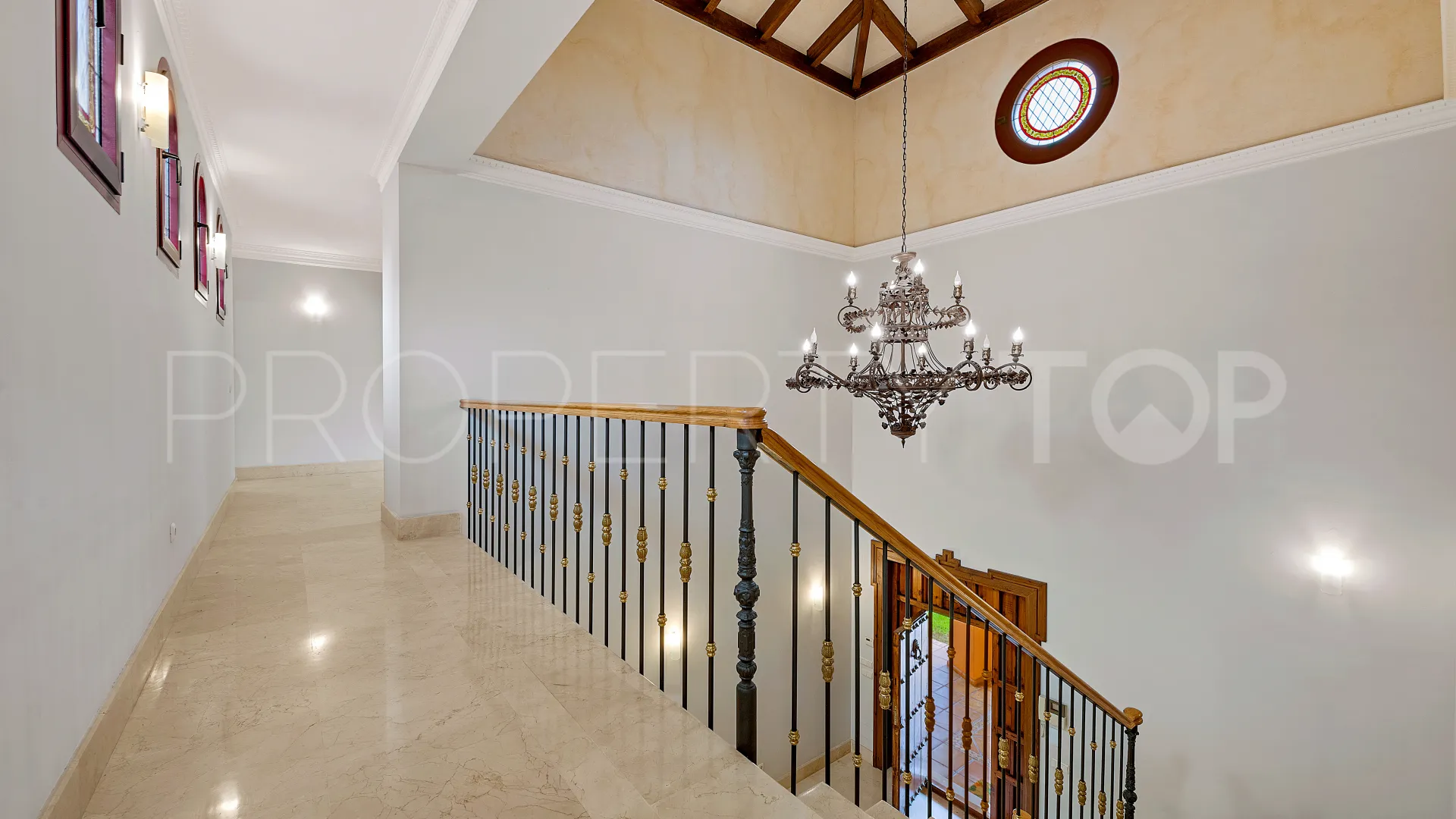 Comprar villa en Altos Reales con 4 dormitorios