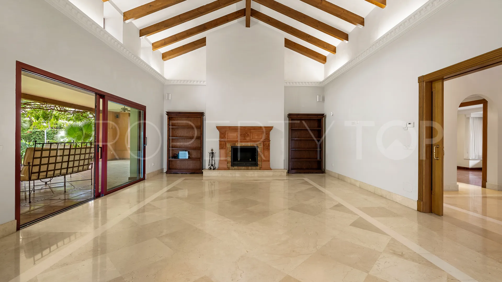 Comprar villa en Altos Reales con 4 dormitorios