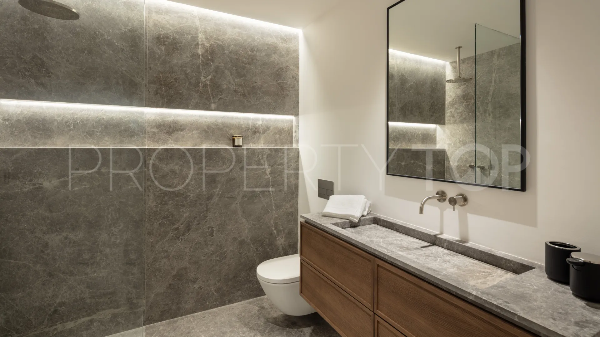 Apartamento con 3 dormitorios en venta en Marina Puente Romano
