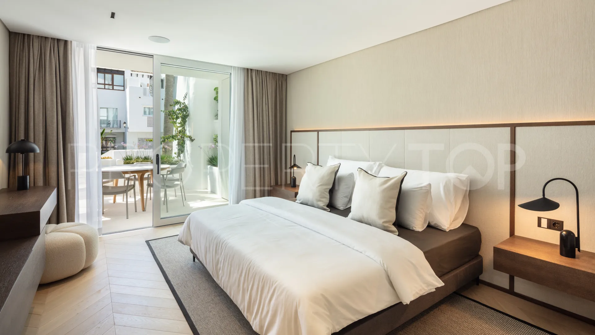 Apartamento con 3 dormitorios en venta en Marina Puente Romano