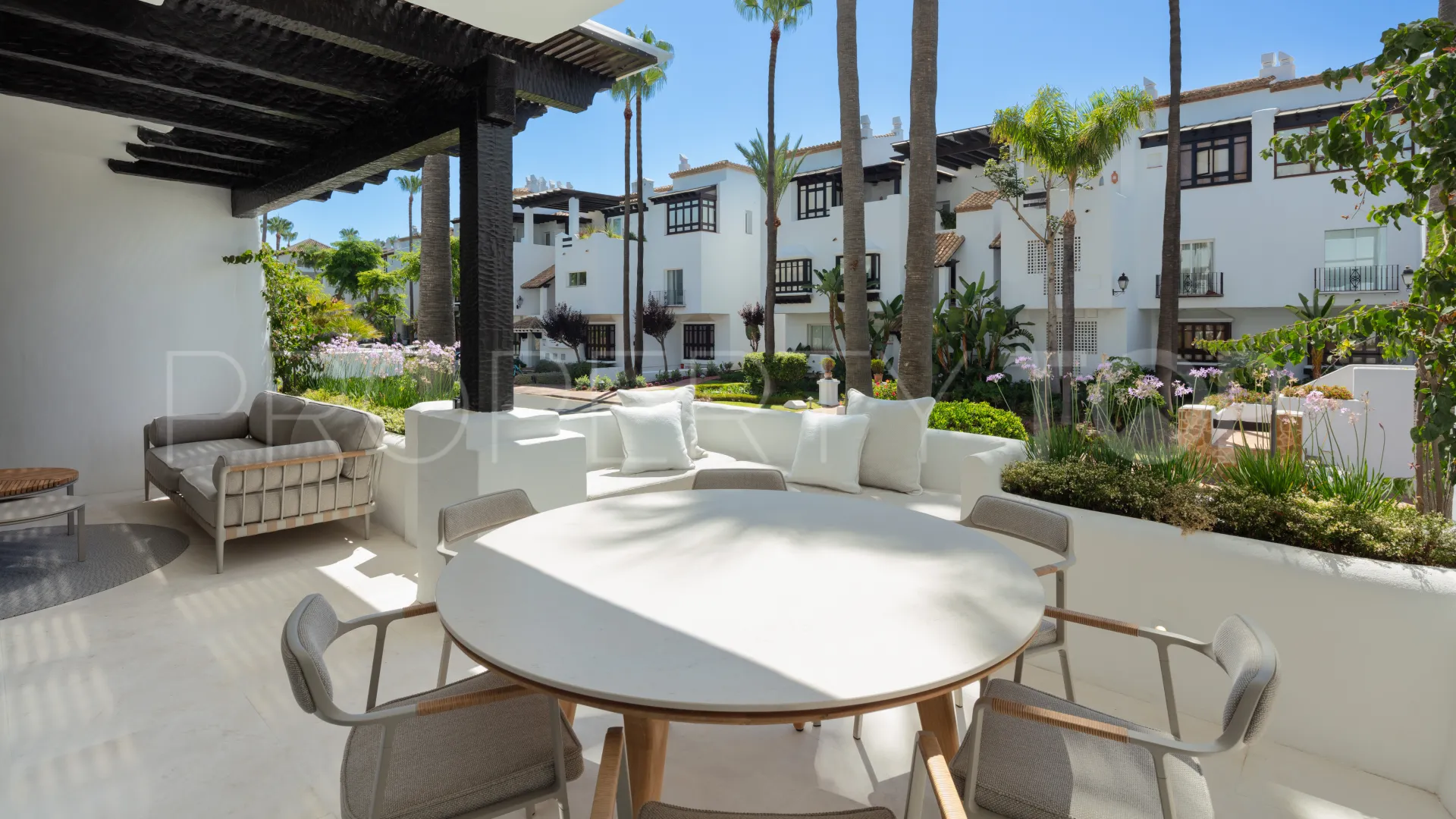 Apartamento con 3 dormitorios en venta en Marina Puente Romano