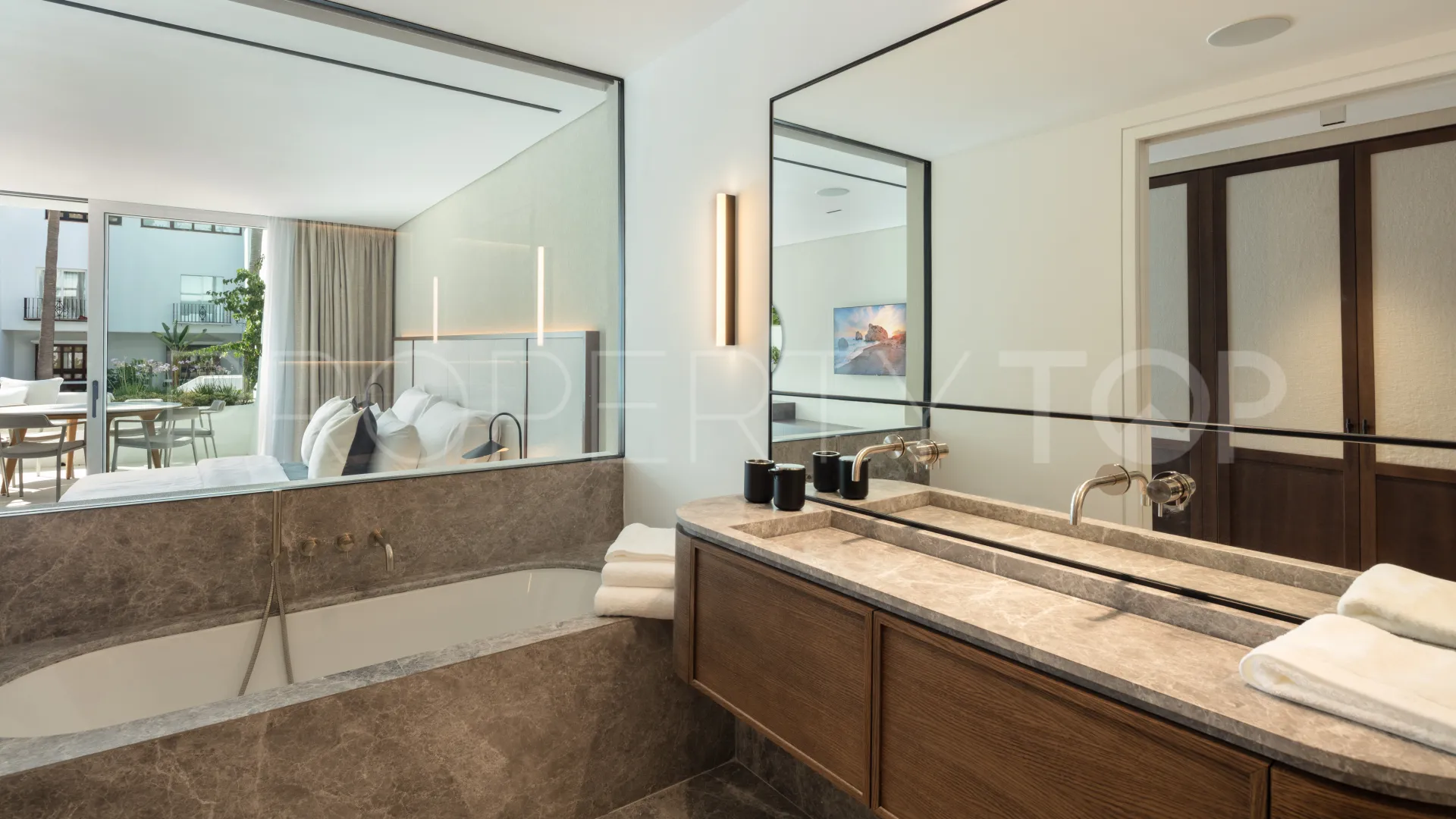 Apartamento con 3 dormitorios en venta en Marina Puente Romano